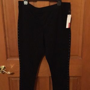 Black leggings with gold detail
